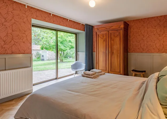 Chateau Dore Les Tours - Renard - Proche Puy Du Fou * Montfaucon-Montigne